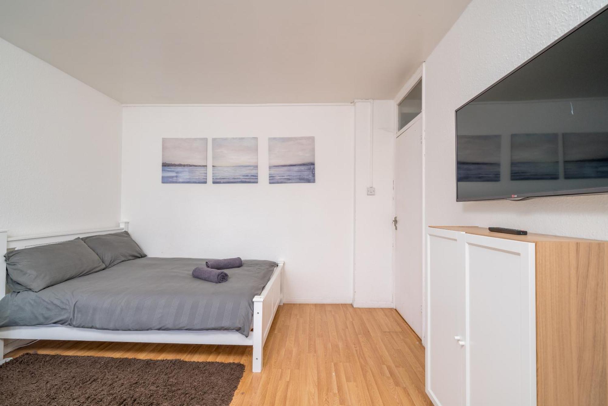 Spacious 1 Bed Flat In Dalston Лондон Экстерьер фото